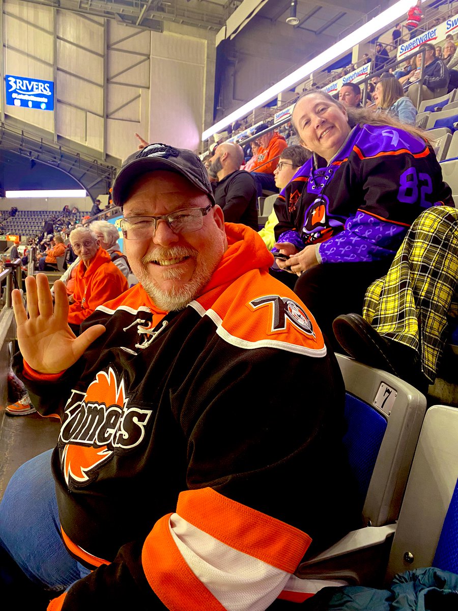 Not their first Komets game
#LetsGoKomets
<a href="/FWKomets/">Fort Wayne Komets</a> 
#STH