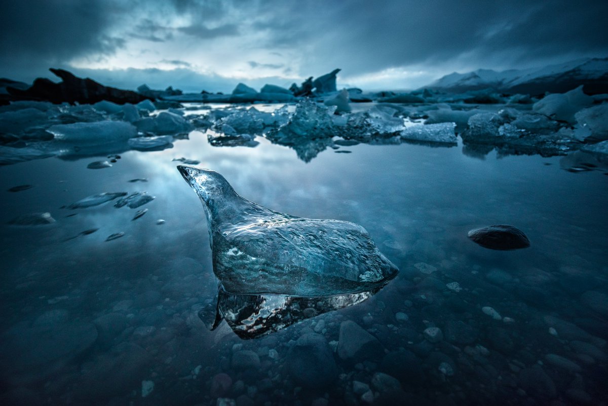 adrianacdsantos's tweet photo. @NFCsummit Boa noite! "Equilibrium" capturada na Lagoa Glaciar de Jökulsárlón, Islândia ☺️ Boa Páscoa a todos! https://t.co/xE7WlMsccw