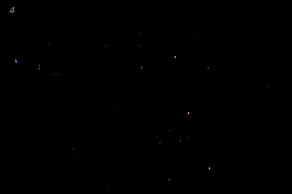 Alefe_ph's tweet photo. As Três Marias são uma das constelações mais conhecidas e fáceis de serem encontradas no céu noturno. Também conhecida como o cinturão de Órion, é formada por três estrelas brilhantes e alinhadas na direção leste-oeste.

#nightphotography
#astrophotography
#starphotography https://t.co/gFwwogYzyf