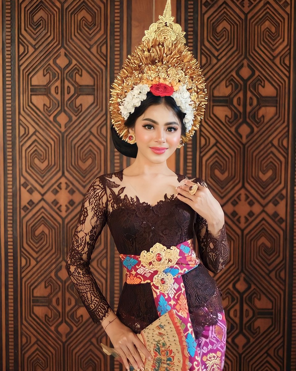 Tidak ada manusia yang diciptakan sama
Juga sama halnya dengan tujuan, waktu dan pencapaian
Bukan berarti kita kalah, kita hanya belum sampai
Yang terpenting adalah terus berjalan dan berdoa, tanpa perlu melihat mundur kebelakang🌺 

Semangat pagi

Salam budaya
#PuspitaNagari 🌺
