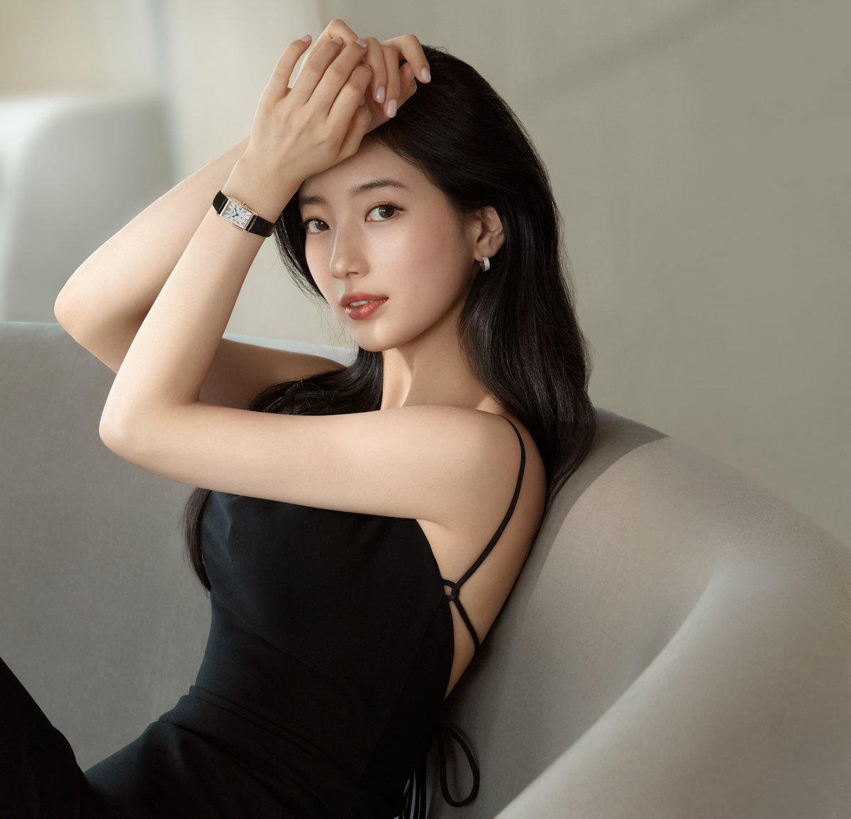 We're delighted to announce @longines Ambassador of Elegance Suzy will be  attending Longines Queen Elizabeth Stakes today.. Korean actress and singer Suzy  Bae will be gracing Royal Randwick for an elegant day