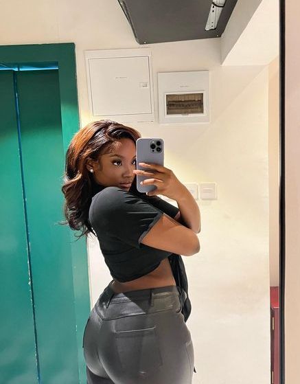 Shout out to all independent business ladies...we rock the world😋😋 You guys should patronize my clothing business, my delivery is across Nigeria 🇳🇬🇸🇦

#businessgrowth 
#nigeriafashion 
#SportyBet 
#davido