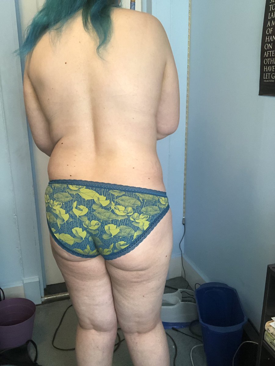 tittysmolbean0's tweet photo. More underwear haul hoping the girls I show will makeout with me, but we’re both still cluless lesbians😔
https://t.co/3lbh9KKrdu
#gothgirl #trans #transgirl #pierced #snakebitepiercing https://t.co/WYNFinaBlz