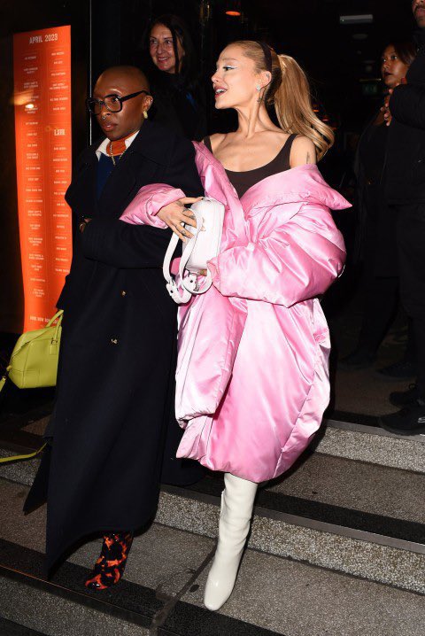 ArianaToday tweet picture