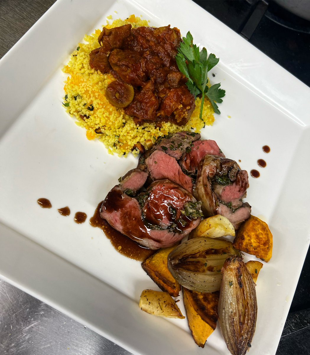 Talynaxo's tweet photo. No Gordon Ramsay but I do this shit cause I love it. #hotchef #iykyk https://t.co/28XGpovgWP