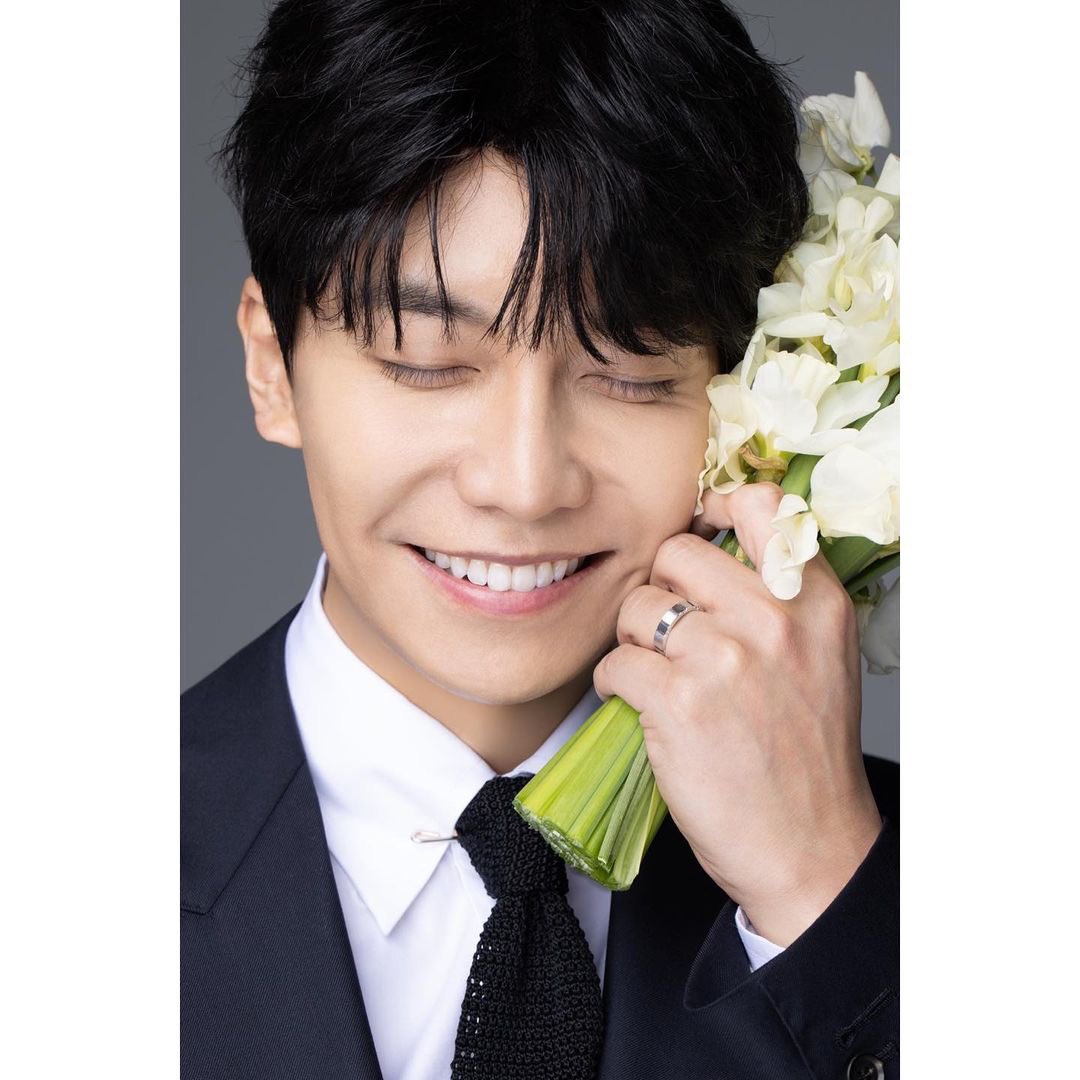 BYHUMANMADE IG UPDATE 

Hello. This is Human Made.

The wedding of actors Lee SeungGi and Lee Da-in on April 7 was completed with the blessings of many people.

Thank you again for all the blessings.

#LeeSeungGi #이승기 #LeeDaIn #이다인 #HumanMade #휴먼메이드
Cr: <a href="/byhumanmade/">Human Made Design</a>