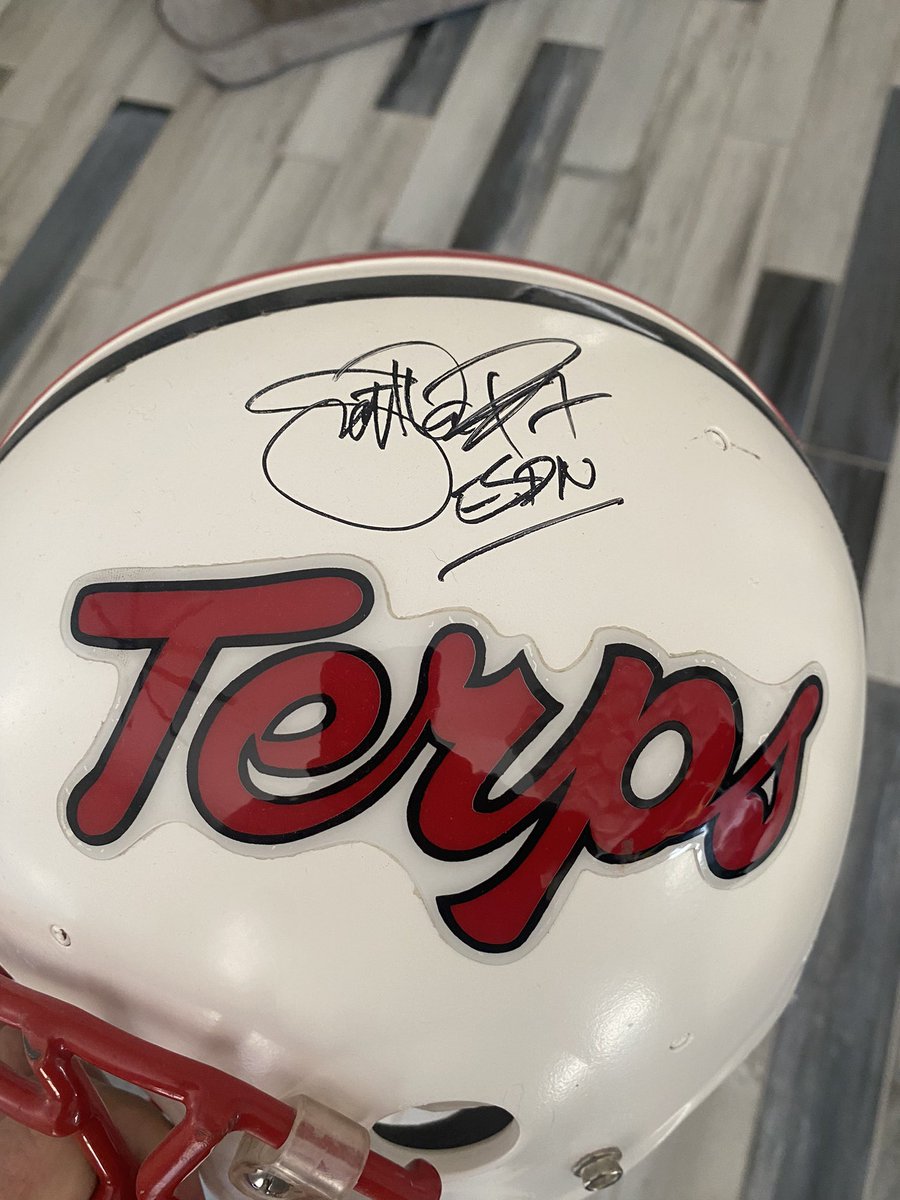 BryanMo94438910's tweet photo. @notthefakeSVP  you couldn’t have been more nice to my wife in Fort Worth 9 years ago.  Granted, her Terps helmet probably helped..   Thank you sir.   We still talk about it.  Semper Fi https://t.co/1UVKwThFS0