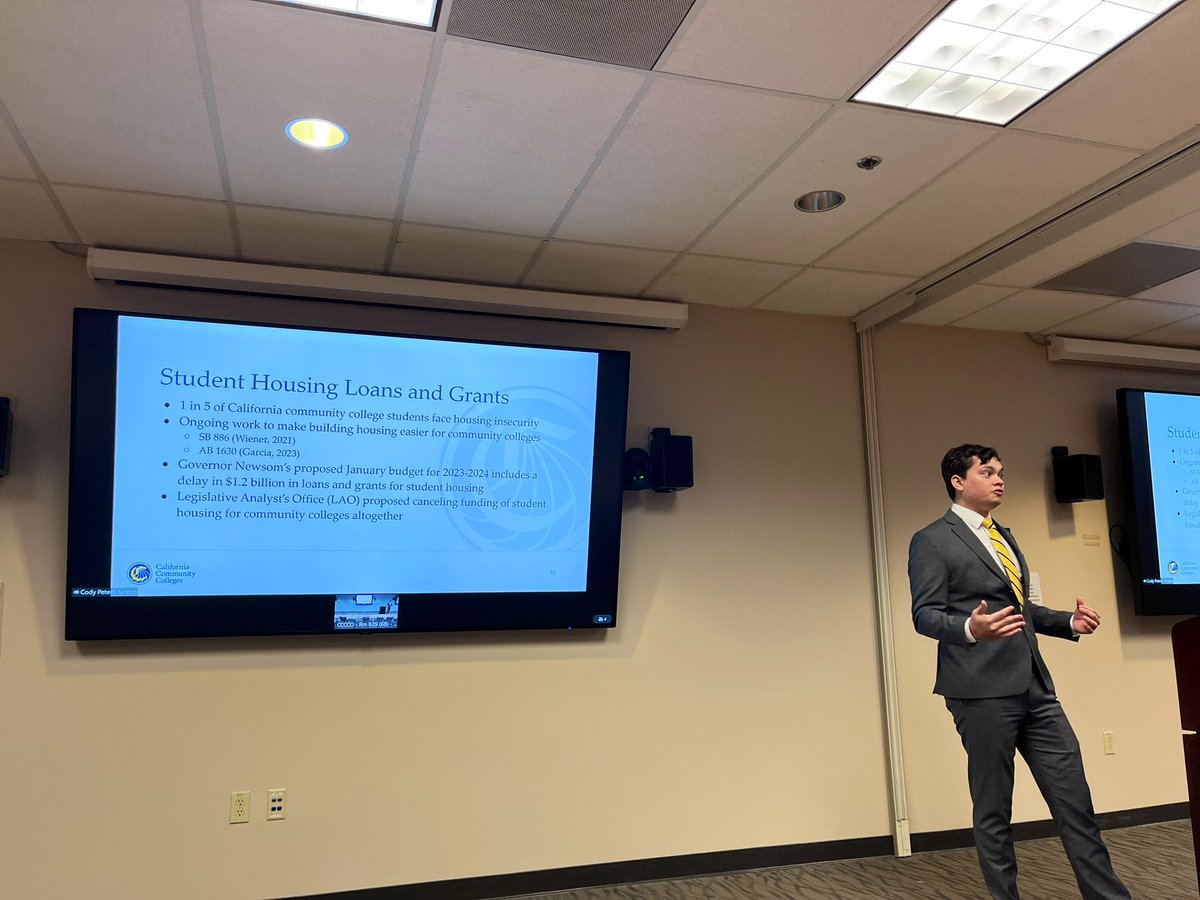 LizNavarette's tweet photo. #CCCMonth Shoutout to @SSCCC_OFFICIAL for giving voice to millions of @CalCommColleges students on issues of #CalGrantEquity and #AffordableStudentHousing https://t.co/RhRjmN0H8K
