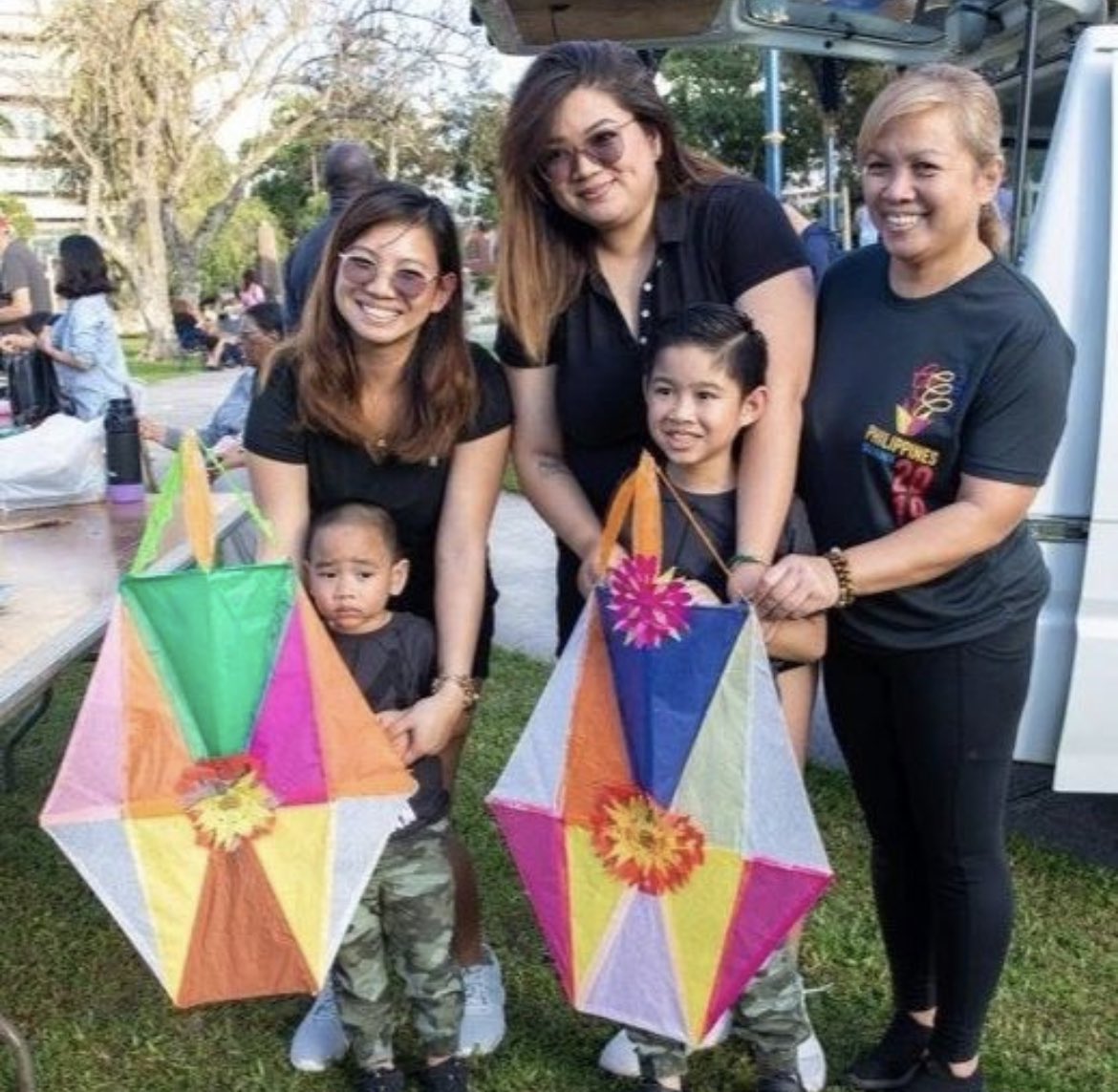 BdaGovernment's tweet photo. We must send a kudos to all those who participated in the Department of Health's Cultural Experience event yesterday. A great event which showcased our culture, traditions and heritage.
#Bermuda #holidayweekend #Easter #GoodFriday #bermudakite #hotcrossbuns #codfishcakes https://t.co/95gnSKDyzS