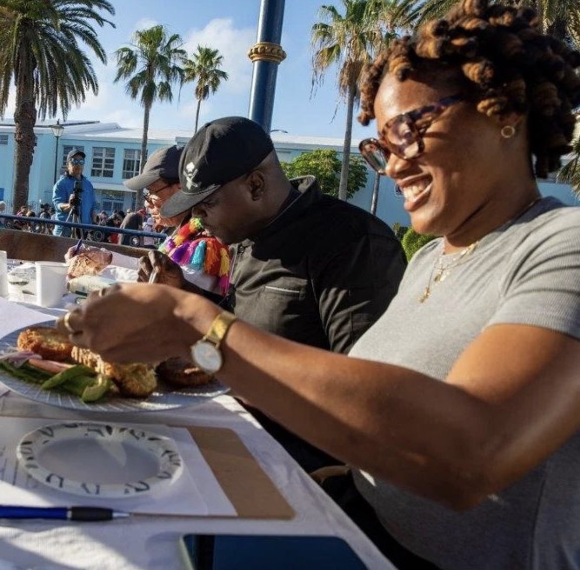 BdaGovernment's tweet photo. We must send a kudos to all those who participated in the Department of Health's Cultural Experience event yesterday. A great event which showcased our culture, traditions and heritage.
#Bermuda #holidayweekend #Easter #GoodFriday #bermudakite #hotcrossbuns #codfishcakes https://t.co/95gnSKDyzS