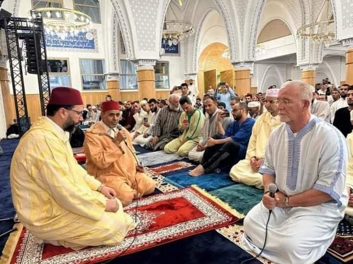 🇪🇦 Seorang warga negara Spanyol berusia 60 tahun, alhamdulillah ... masuk Islam, di Matrakech, 🇲🇦Maroko.🤍 Alhamdulillah Allahu Akbar ... Semoga beliau istiqamah, aamiin Allaahumma aamiin. 🤲