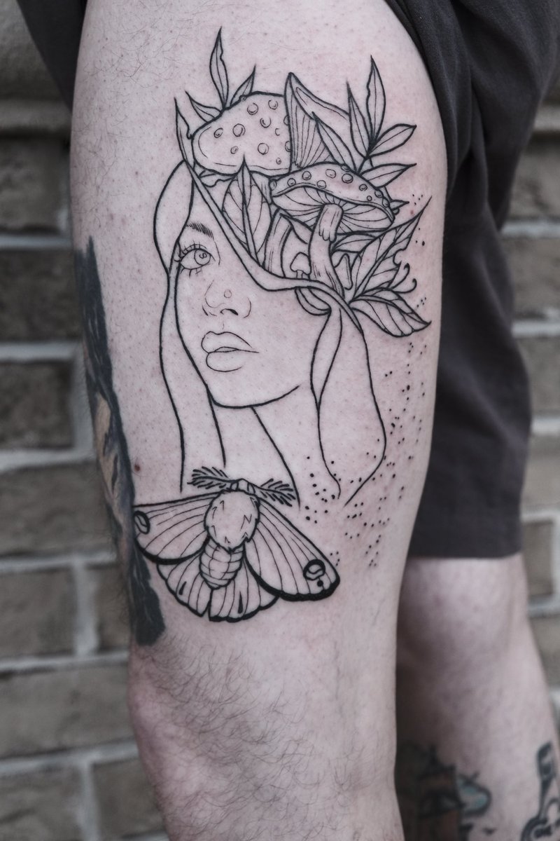 sadvelma's tweet photo. First session on this Tattoo in the New Studio ! 🖤 https://t.co/LaQfU7E48U