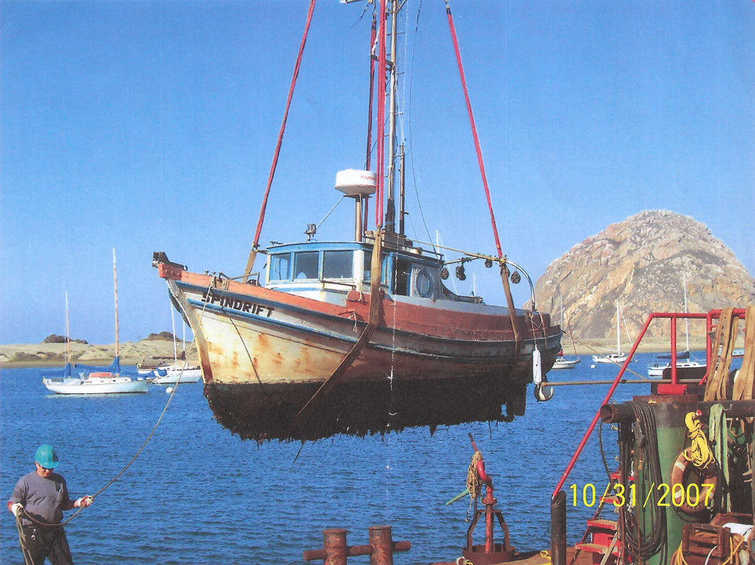 🌊 Discover the timeless beauty of "Spindrift", one of the few surviving Monterey-style boats from the California commercial fishing industry! 🎣 Built in 1933 by Beviacqua Brothers' Genoa Boat Works, this 28-foot vessel has a rich design history. 

#Spindrift #MorroBay