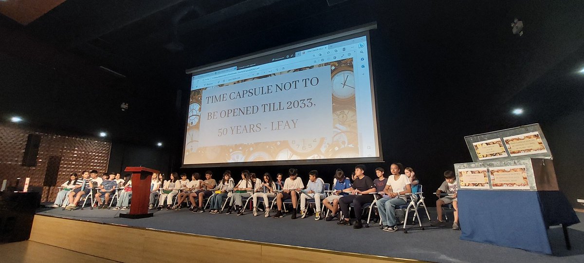 LyceeFrAYersin's tweet photo. #LFAY40ans Récitation de poèmes en musique des classes de 5e du #LFAY avant de remplir une capsule temporelle à rouvrir dans 10 ans @aefeinfo @FranceAuVietnam https://t.co/YFBvmspTsv