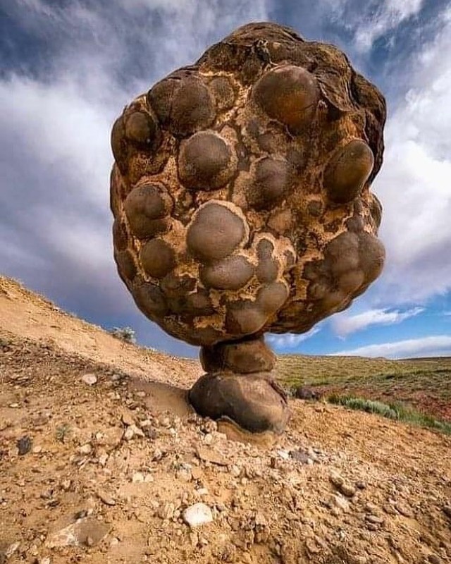 EnsedeCiencia's tweet photo. Inusual formación rocosa en el desierto de Arizona, Estados Unidos. https://t.co/Pmy7lUB6XW