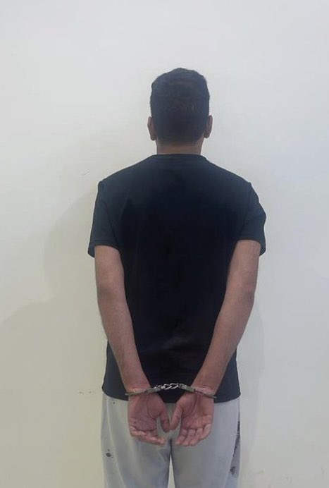 عاجل 🔴 

شرطة منطقة الرياض :

القبض على مواطن ؛ لاعتدائه على آخر بإطلاق النار عليه من سلاح ناري ووفاته ؛ إثر خلاف بينهما.
-