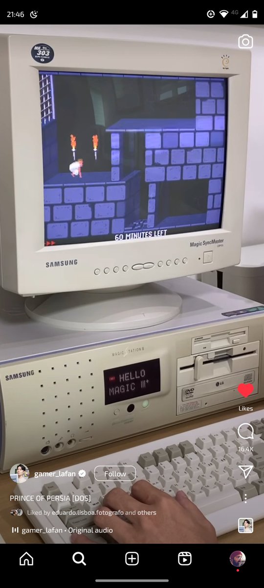 Um PC (XT) lindo desses bicho... mas os drives em tamanhos e tons de cor diferente estragavam a estética de muitos desktop.