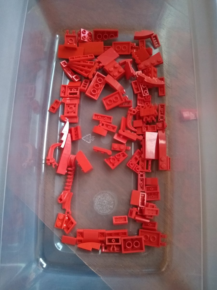 CthulhuToo's tweet photo. Slowly getting more red pieces listed. Definitely a weak spot in my inventory. #bricklink https://t.co/b2tUQz4RV1