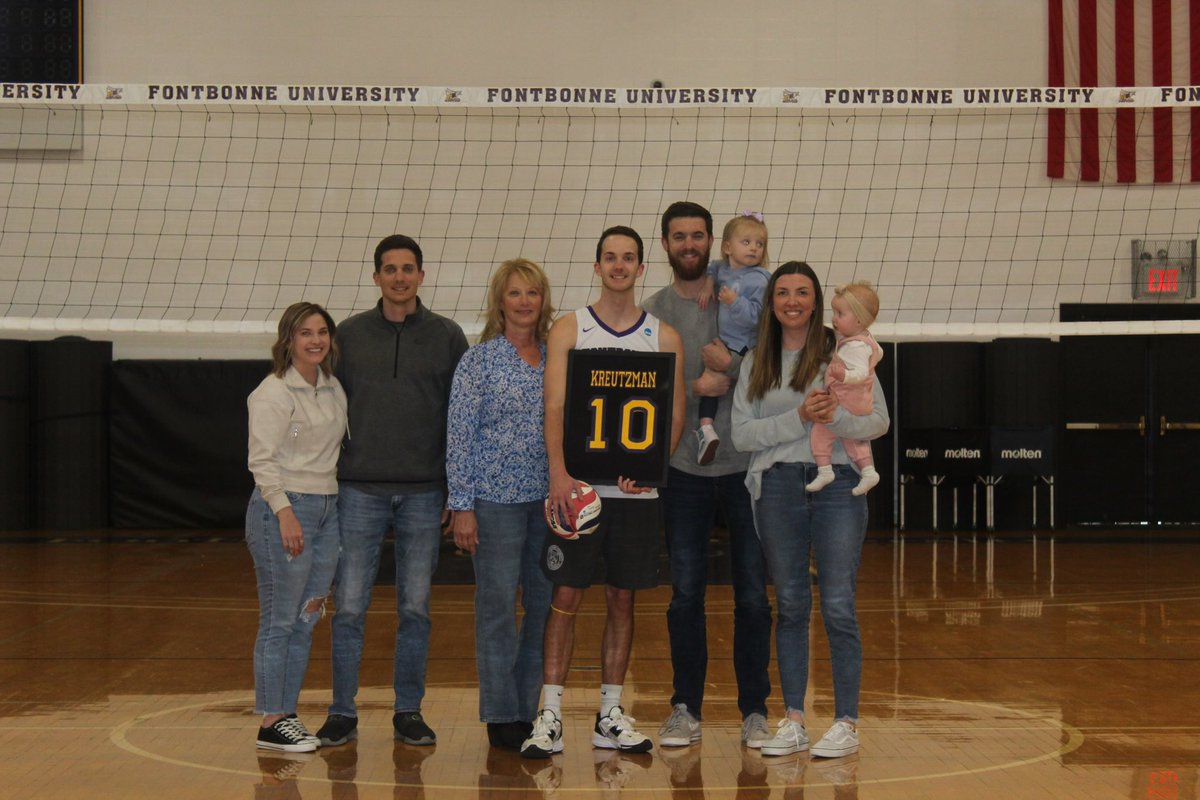 Thank you, seniors! #seniornight 🏐
