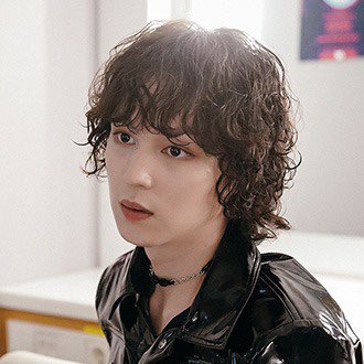 HES SO FINEEEEEEEEEEEEEE