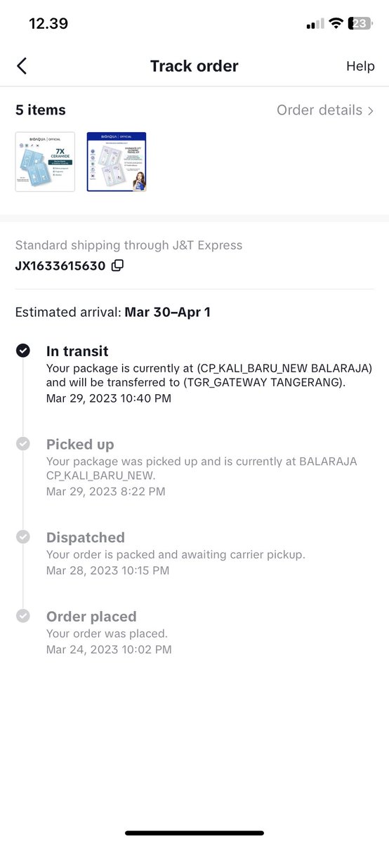 andreaviolitaa's tweet photo. @jntexpressid Ga jelas ini jasa kirim. Gilaaaaak bgt dr tanggal 29 paket nyangkut ga ada progres suruh tunggu 48 jam ampe skg masih ga adaaaaaaaa TANGGUNG JAWABNYA !!!! https://t.co/v2yFtaBDGJ