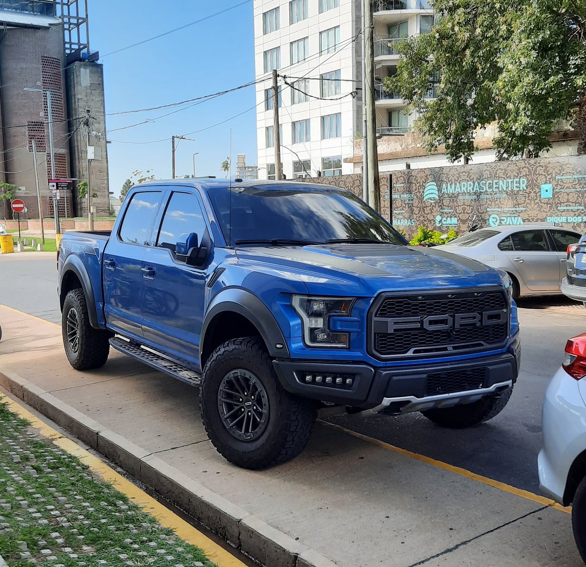ColeccionAutos's tweet photo. #Ford F-150 Raptor en #SantaFe 
#Argentina https://t.co/SA74dj6iRs