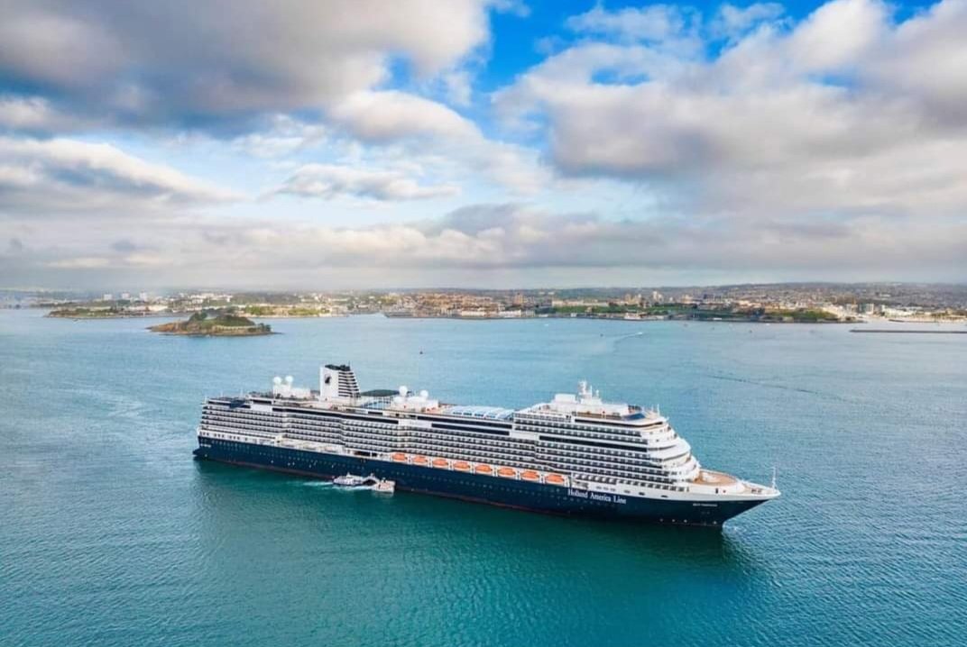 DougKer39026136's tweet photo. @CruiseRadio @HALcruises #Plymouth Devon 🇬🇧 is looking forward to Welcoming #Rotteram 🚢 in 8 days 🤞for some sunshine. ⚓️ @DestinationPlym 
@PlymCatte 
@PWPBID https://t.co/SiMWChbUT3