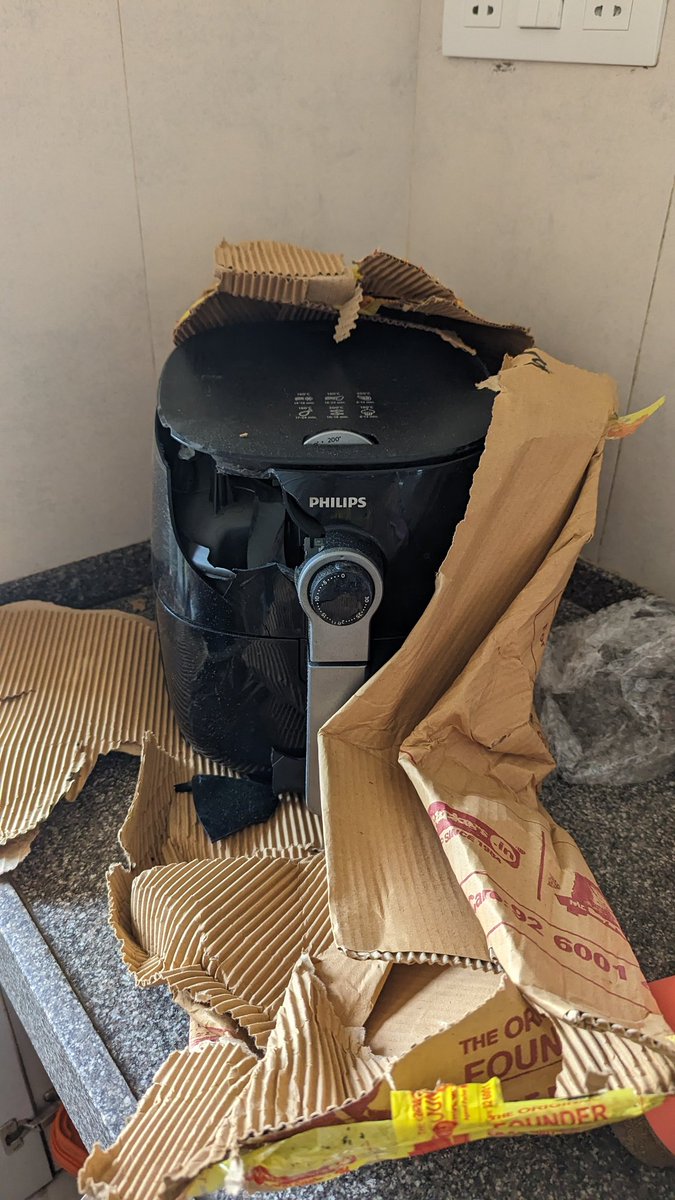 guptasumit87's tweet photo. @DRSAgarwal Post late delivery after paying additional amount (7K) you have guys damaged the household stuff, here is the screen shot and inspite of taking the insurance of 1 lac no possibility to claim the actual amount of the damaged product. Extremely disappointed 😔 https://t.co/s6sQMQFBdd