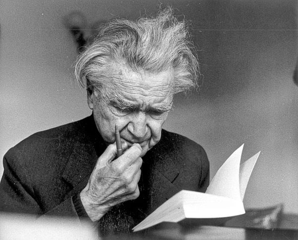 « Ma mission est de tuer le temps et la sienne est de me tuer à son tour. On est tout à fait à l’aise entre assassins. » Emil Cioran, 8 avril 1911 -1995