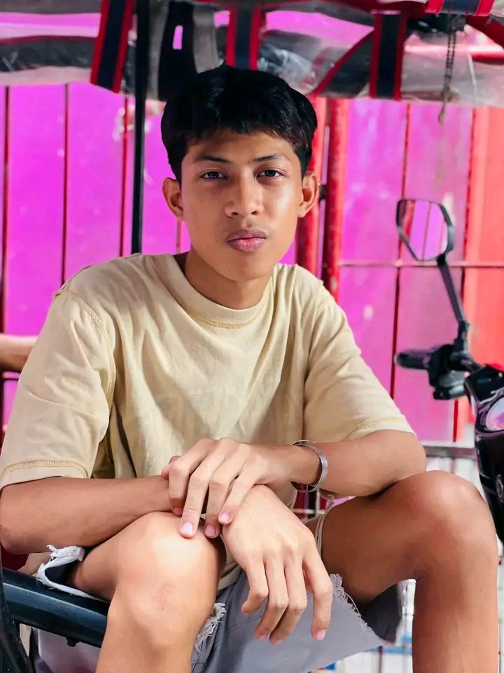 lakingcamba's tweet photo. Dm??  Pag usapan nyo ni mika kung magkano. https://t.co/QTHzLZJRGU