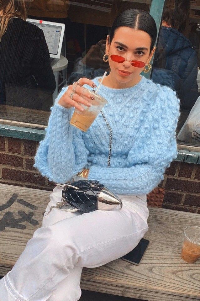 duarandompics's tweet image. i love dua's style