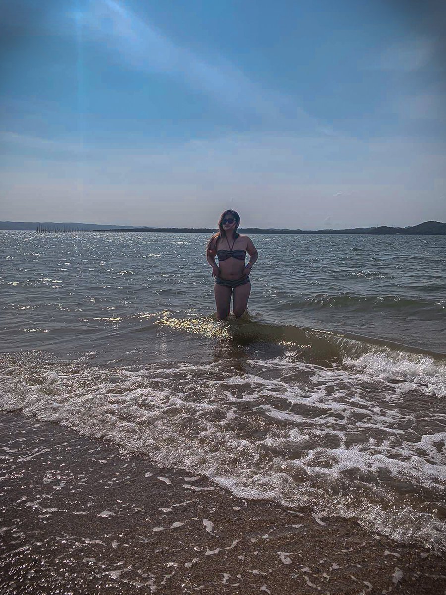 namchidesu's tweet photo. finally had enough confidence to wear a bikini without giving myself body dysmorphia. 🥺 i've come so far. i'm not the little girl who wishes she's thinner, taller, and whiter anymore. 

i am beautiful. https://t.co/PSHPI59GwK