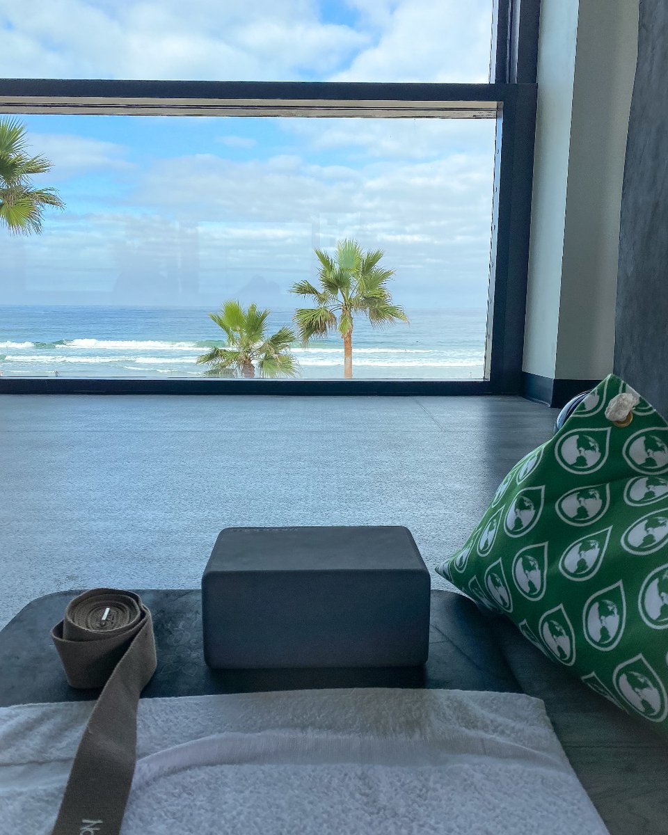 Our Earthdrop Accessory Pouch is perfect for carrying around your essential items 🌿👝

#Lifegrowsgreen #accessories #pouch #earthdrop #horizon #nature #sky #relax #essentials #green #fashion #bag #accessory <a href="/RealChadPrice/">Chad Price</a> <a href="/bsnscnslt/">BusinessConsultant</a>