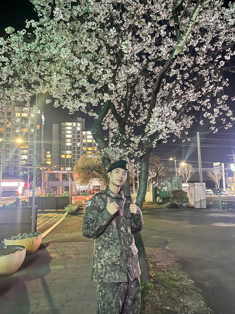 [#강현]
기욱아 콘서트 떨지 말고 잘해~🌸