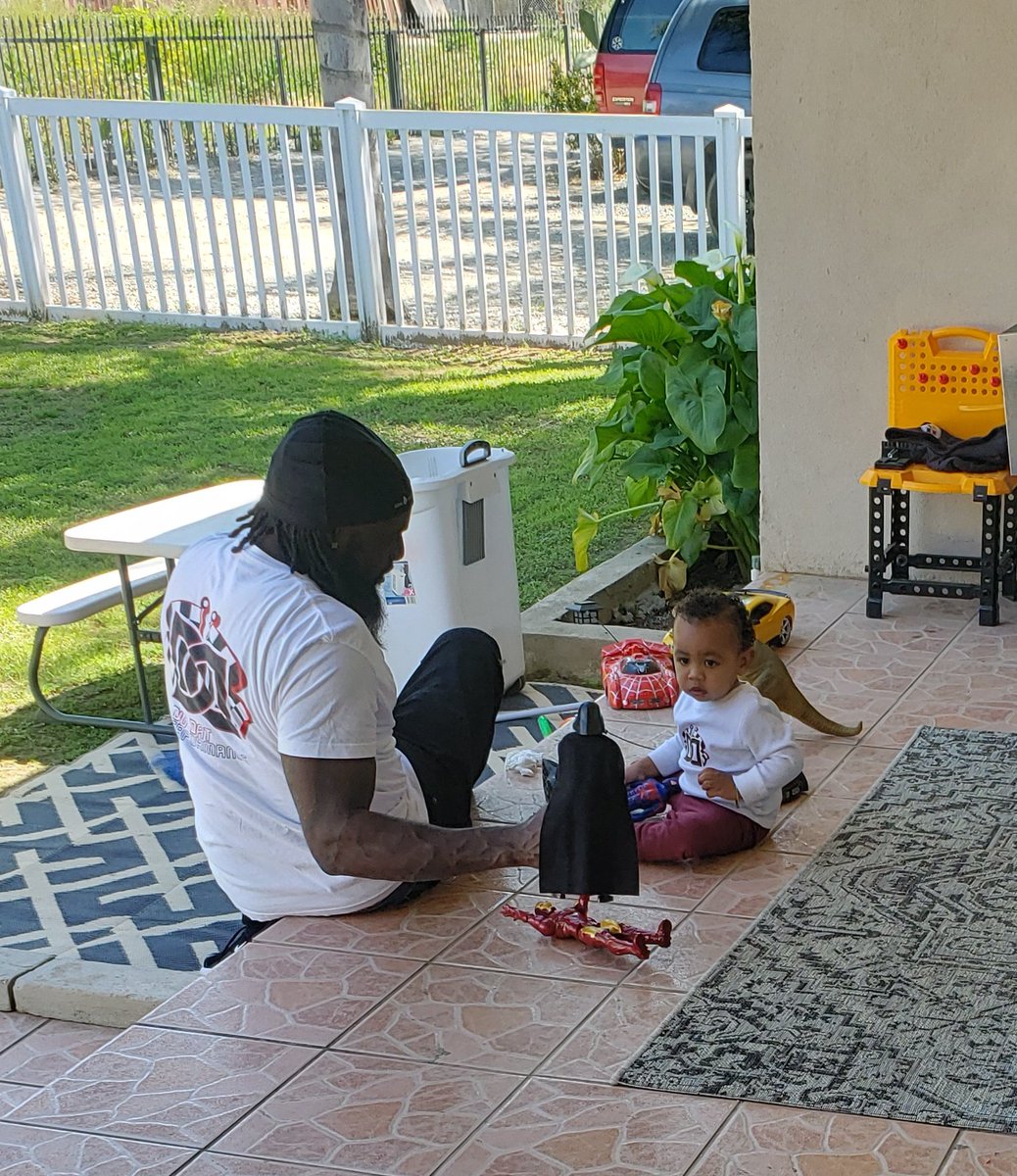 ChristinaDaisy9's tweet photo. Playing with dad while mommy is at work. https://t.co/cN6RjccmnO