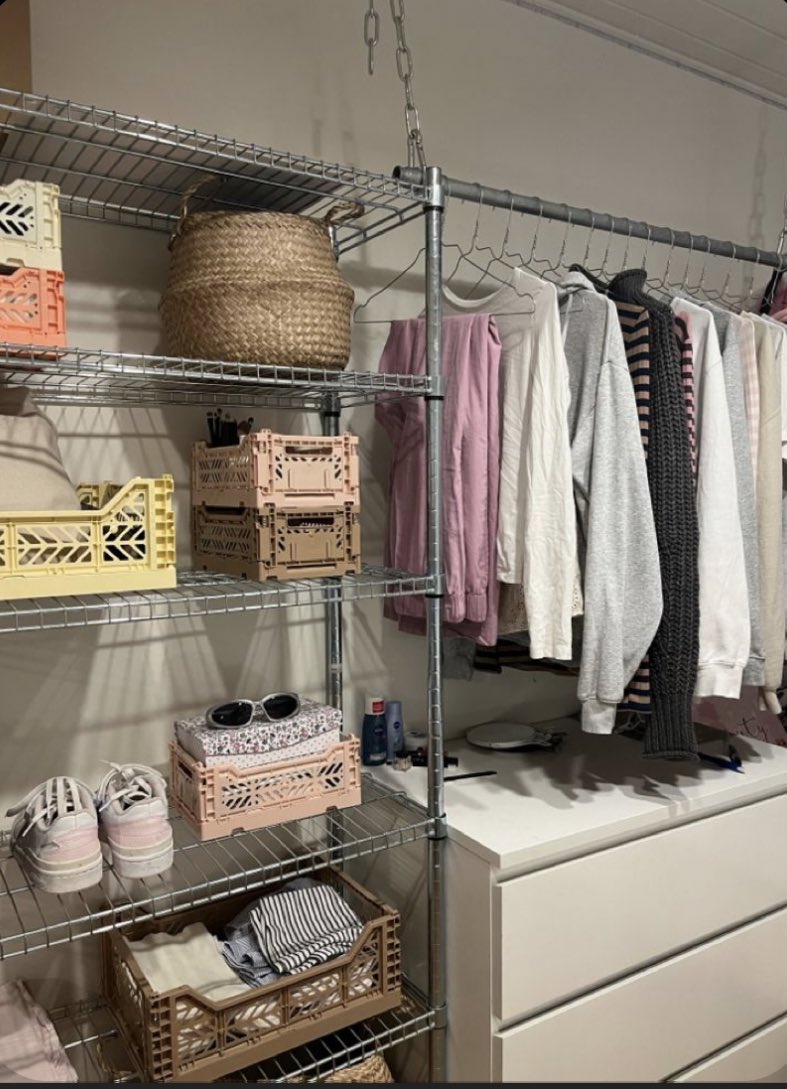 gunmachankawai_'s tweet photo. 洋服たちの収納アイデア💡 https://t.co/zCBtsa3Ewo