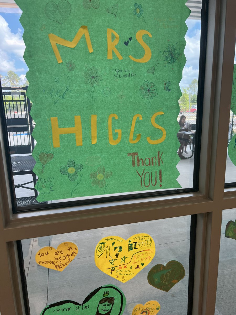 CHiggsSCPS's tweet photo. My panther family @KellyParkSchool  showed me an abundance of love and appreciation this week. Each day there was more. So grateful. https://t.co/FivNioD3cc