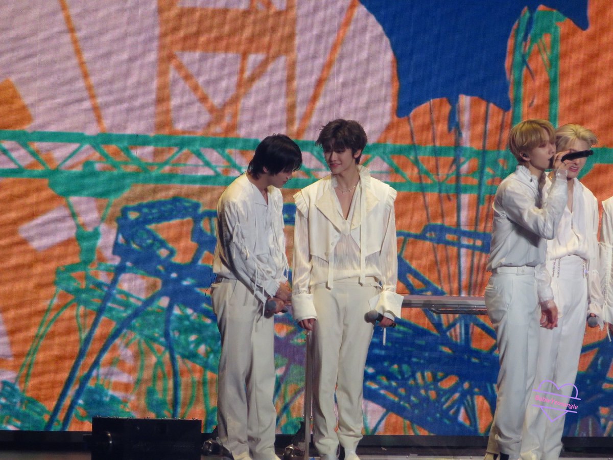 BabieYeosangie's tweet image. DREAMIES IN WHITE IS SO BEAUTIFUL #TDS2inCHICAGO #THEDREAMSHOW2_in_CHICAGO @NCTsmtown_DREAM #JAEMIN #JENO #HAECHAN #MARK #CHENLE #JISUNG