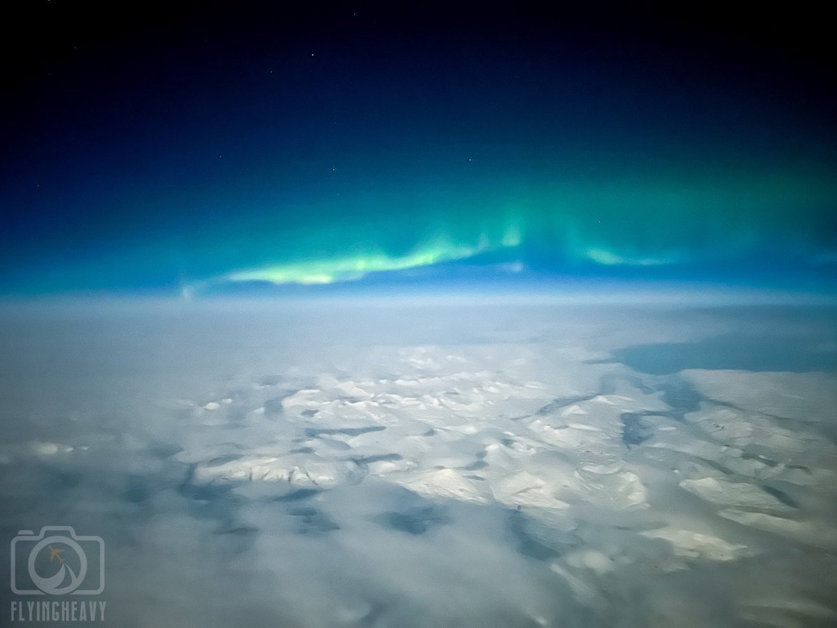 flyingheavy747's tweet image. Couple of nights ago (6 Apr, ~3am local), a few #Auroraborealis pics from my iphone (didn&apos;t carry my DSLR). 
Flying between Kodiak and King Salmon, Alaska. Full Moon made the Aurora less visible but still enjoyable. 
#pilotviews #windowview