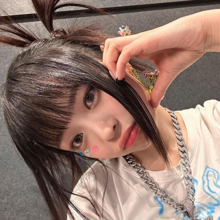 hello, I'm rian and I'm looking for moots  :)  

✧ she/her  
✧ stay, bunnies, fearnots, etc. (any  fandom  is  welcome  :)  
✧ new to #kpoptwt &amp; #stantwt 

♡; likes, rt and replies are appreciated!!