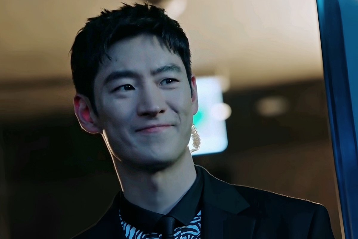 simpforjehoon's tweet photo. and the award for the cutest nose scrunch goes to https://t.co/oGL17UgL5n