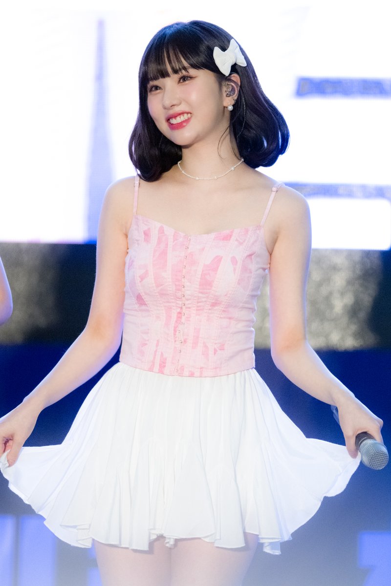 lifeisfunny16's tweet photo. 230407 부산 대한민국 축제 박람회
#비비지 #VIVIZ 
#은하 #EUNHA https://t.co/VlQeFXu0Da