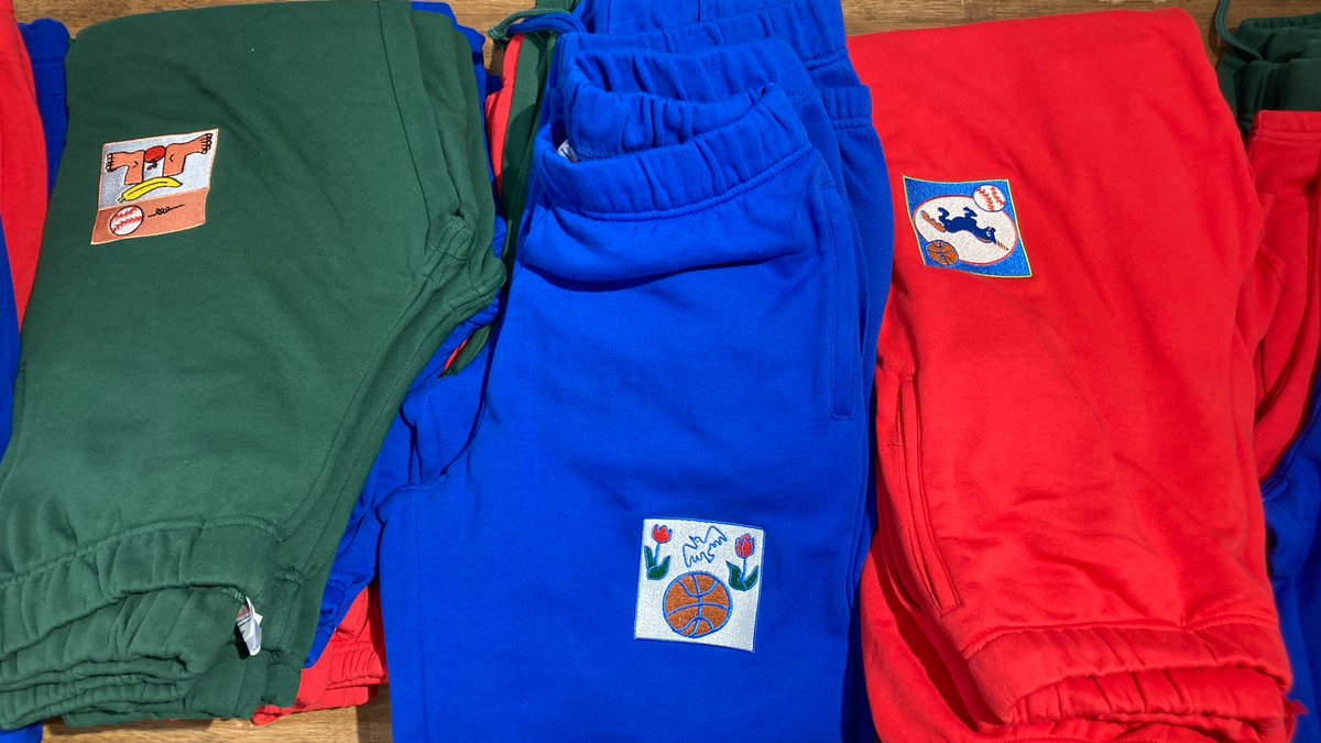 【両国】
小橋陽介展オープンいたしました。17:00からは久しぶりにレセプションも開催いたします。ぜひお立ち寄りください。
新作グッズも会場にて販売しております。
gallery-momo.com/current-ryogoku