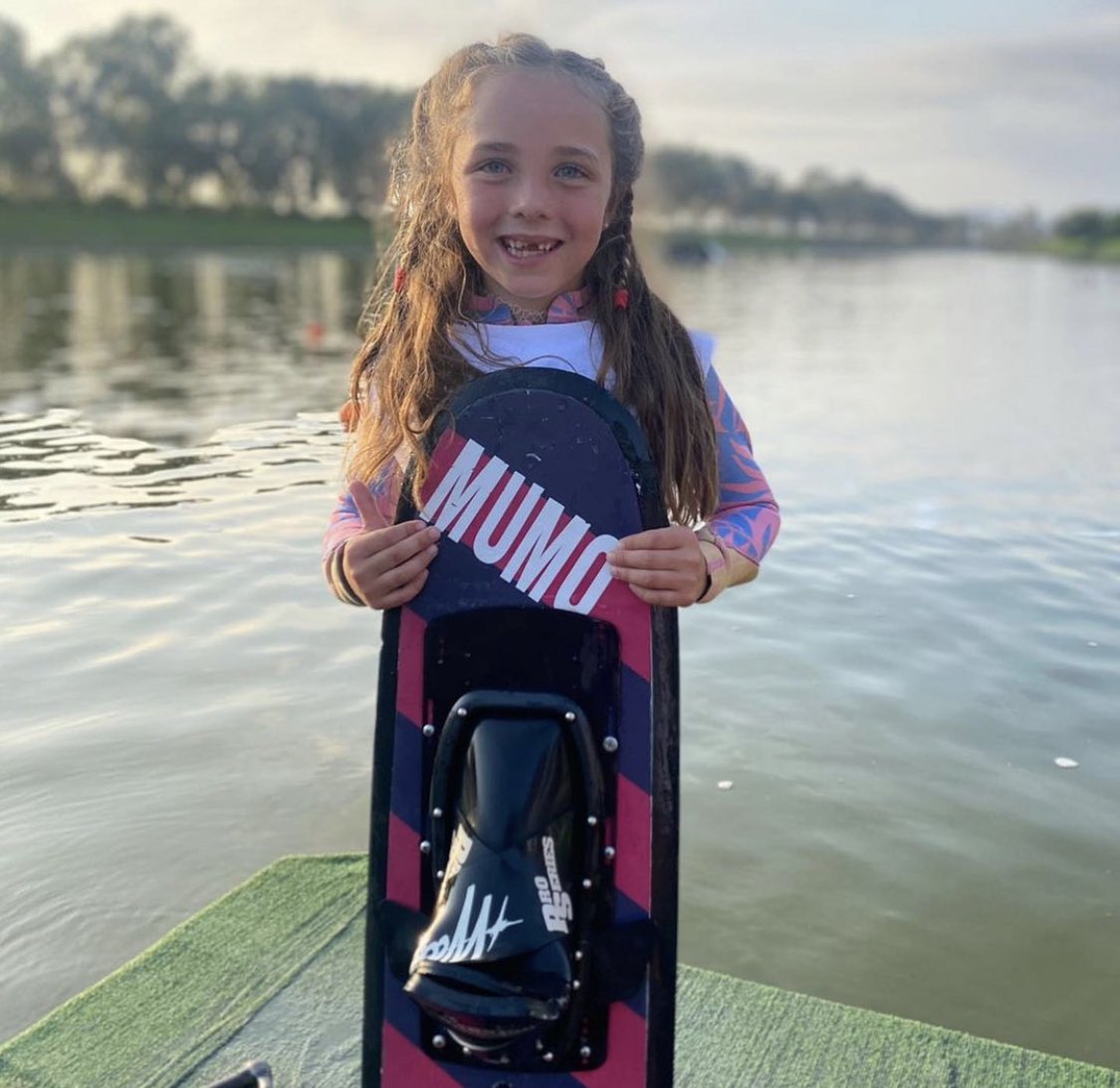 ¡FAMILIA DE CRACKS! ❤️👨‍👩‍👧‍👧

Los pequeños Cristóbal y Dominga Miranda, hijos de Rodrigo Miranda, inauguraron el medallero del Team Chile 🇨🇱 de Esqui Naútico en el Latinoamericano de Perú 🇵🇪, al ganar tres preseas en sub 10. También hubo medallas en categoría

#VamosTeamChile 🇨🇱