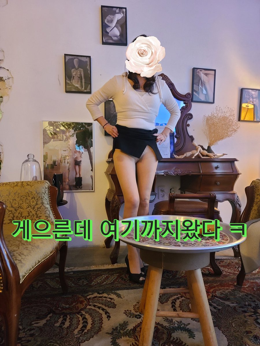 geeuleunbubu's tweet photo. 무즐라 인증샷...더올리지는 못하는구만..노출을 싫어함...역시 우리는 음주가 필요하네ㅋ
#부커 #음주가무 #야노노하우?ㅋ https://t.co/02R5NmoV5Y
