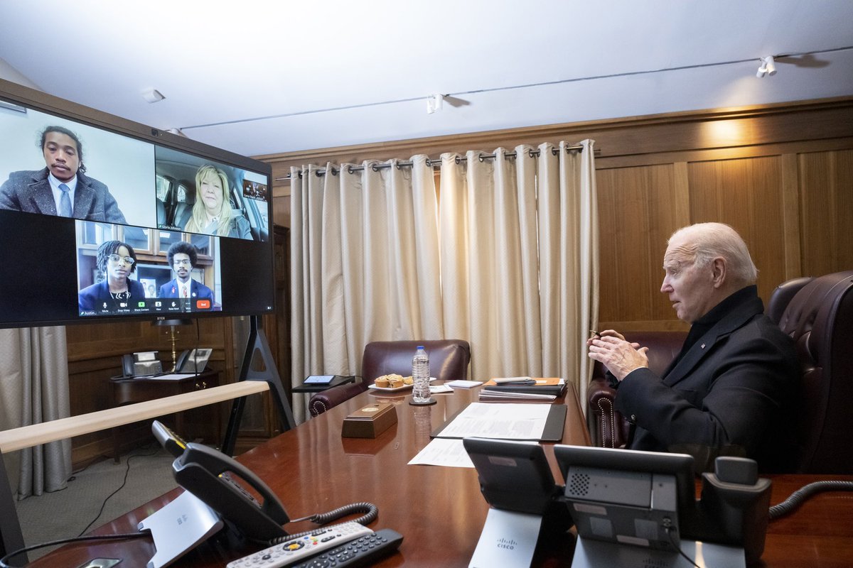 CalltoActivism's tweet photo. JUST IN: President Biden spoke with Reps Jones, Pearson, and Johnson to personally thank them for their leadership and courage. 

It goes without saying, but our country should thank its lucky stars President Biden is at the helm, along with his 
commitment to its democratic values - something the opposing party blatantly lacks. 

“Our country needs to take action on gun violence — to do that we need more voices like theirs speaking out,” Biden said of the call.  

Thank you Reps Jones, Pearson, and Johnson, and thank you President Biden. 💙
