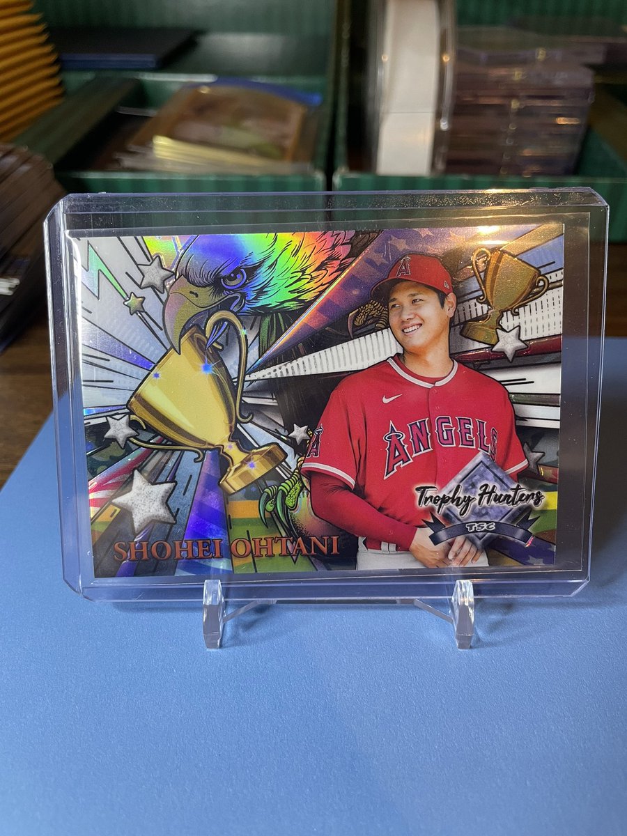 To celebrate Stadium Club Chrome release and the baseball season in general, I’m giving away this beautiful Shohei Trophy Hunters! 
Follow, like, and retweet to be entered! 
Winner will be drawn one week from today Friday 4/14, Good luck!!!