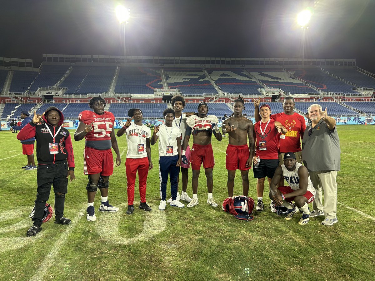 _JacksonHarper's tweet photo. I had an amazing time at FAU to night. It was a pleasure meeting @chadlunsford @KevJohnson_7 and @nick_marino77 
@DBHSFootballTTP @larryblustein @KornblueSnappin https://t.co/fVbHeZwaEv