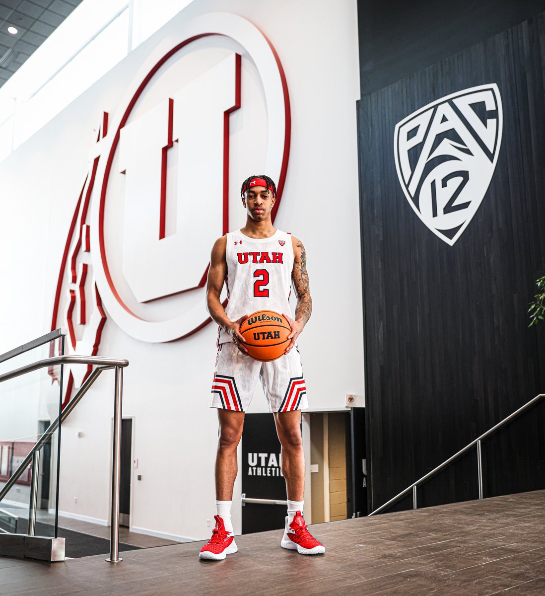How do I look?🔴⚪️ #NotCommitted
