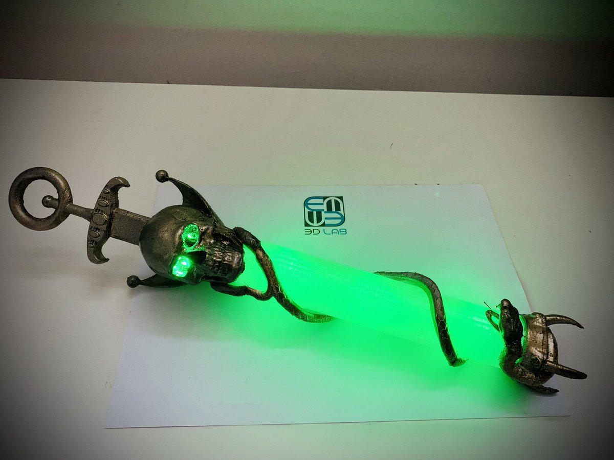 em3dlab's tweet photo. Rasputin's reliquary replica (from Anastasia movie) 
#Anastasia #movie #rasputin #replica #reliquary #snake #green #light #3dprinted #propmaker https://t.co/clkP8Gqpu0